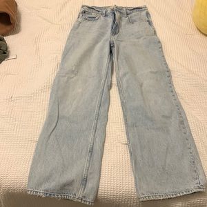 Abercrombie & Fitch Jeans. Size 0/25Short. The loose high rise